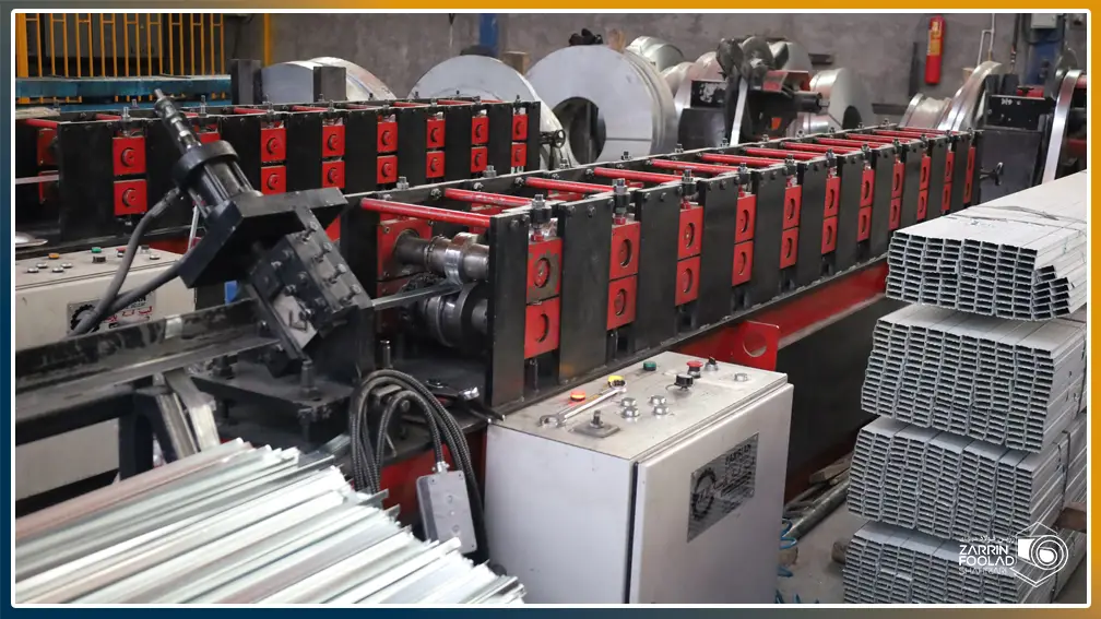 خط تولید سازه های کناف در کارخانه زرین فولاد شهریاری